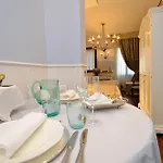 Ines Bed & Breakfast 4*