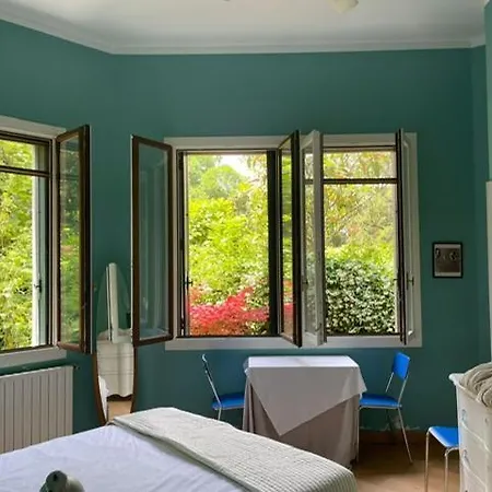 Ines Venezia Lido