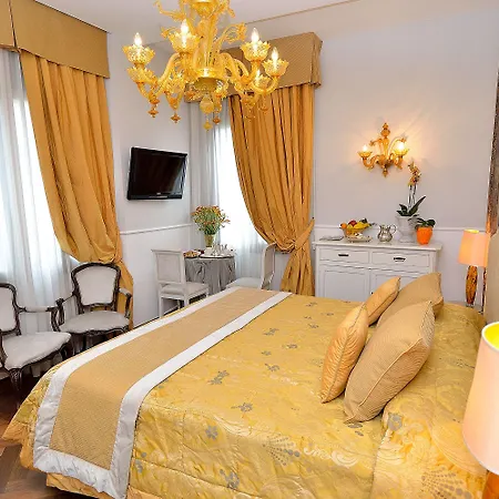 Ines Lido di Venezia