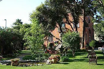 Ines Bed & Breakfast 2*