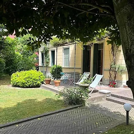 Ines Bed & Breakfast 4*