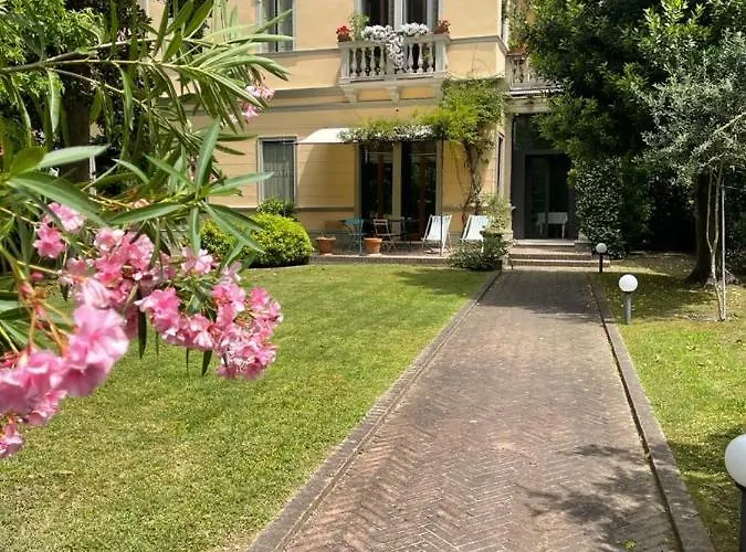 Alojamento de Acomodação e Pequeno-almoço Ines 4*